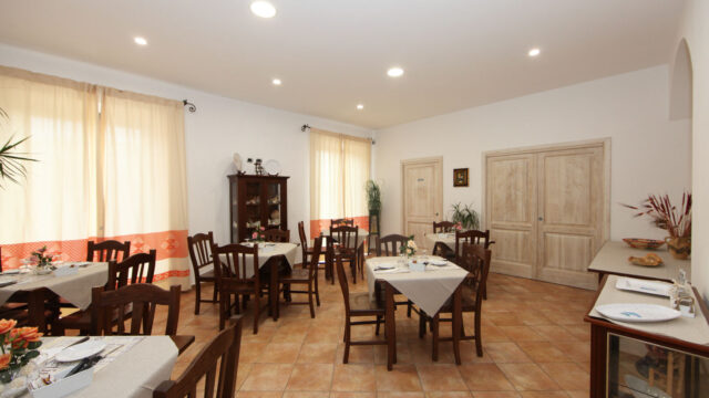 Guest_House_Villabianca_03_GHVB_SalaColazioni_rHD