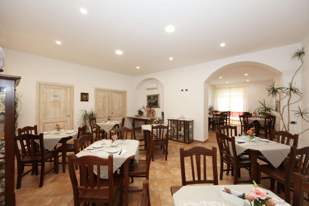 Guest_House_Villabianca_04_GHVB_SalaColazioni_rHD